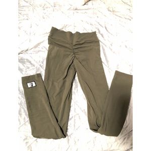 Scrunch butt leggings